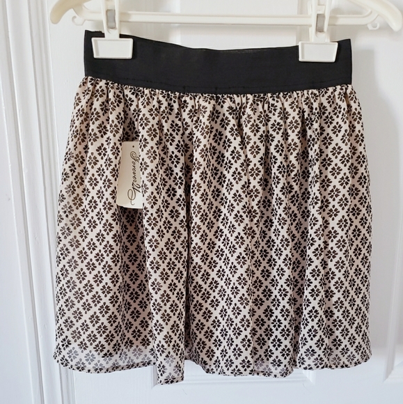 Forever 21 Ladies Skirt - Picture 1 of 2